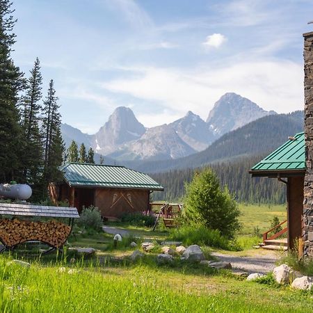 Mount Engadine Lodge Кананаскис-Вилледж Экстерьер фото