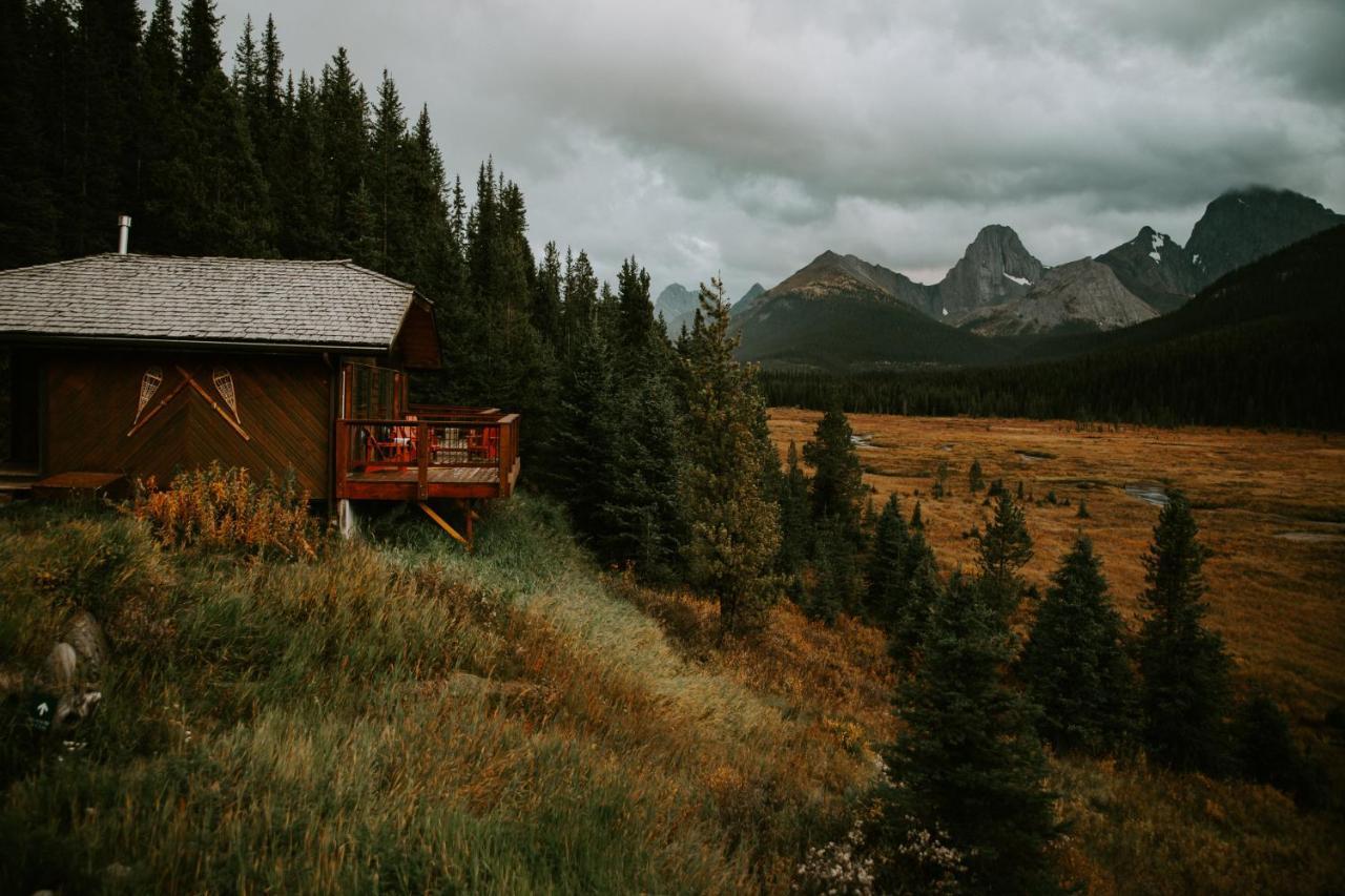 Mount Engadine Lodge Кананаскис-Вилледж Экстерьер фото