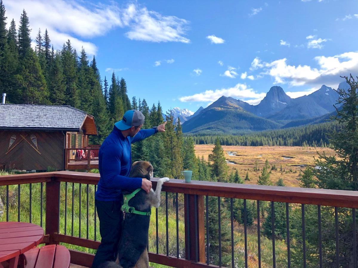 Mount Engadine Lodge Кананаскис-Вилледж Экстерьер фото