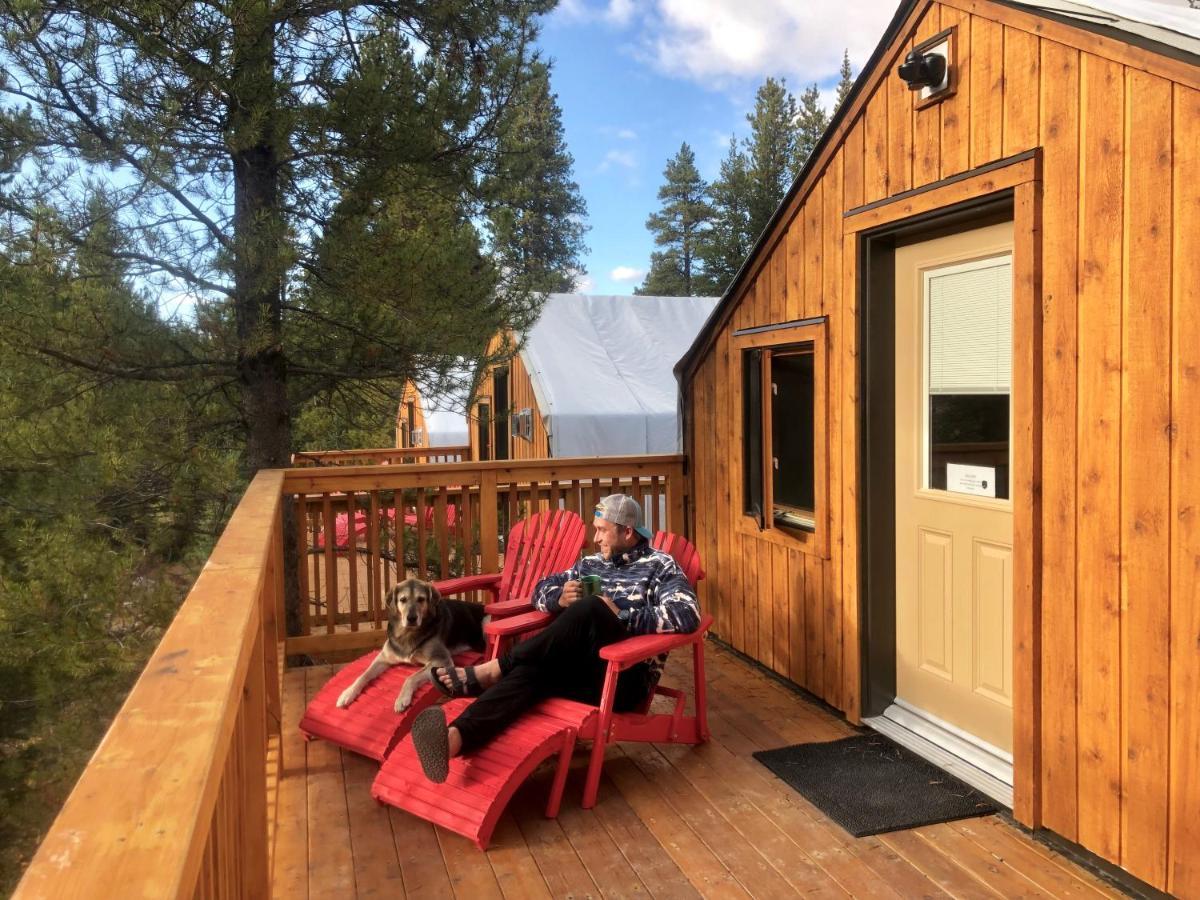 Mount Engadine Lodge Кананаскис-Вилледж Экстерьер фото