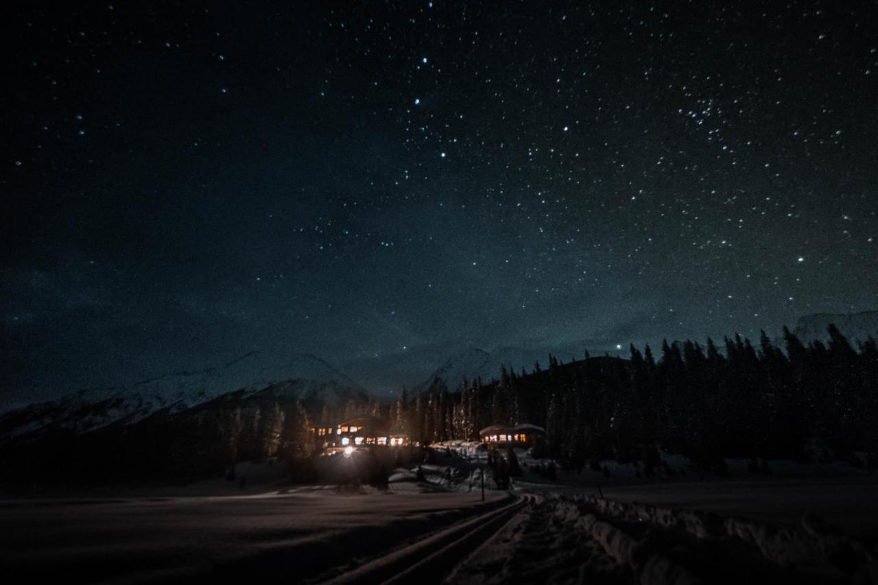 Mount Engadine Lodge Кананаскис-Вилледж Экстерьер фото