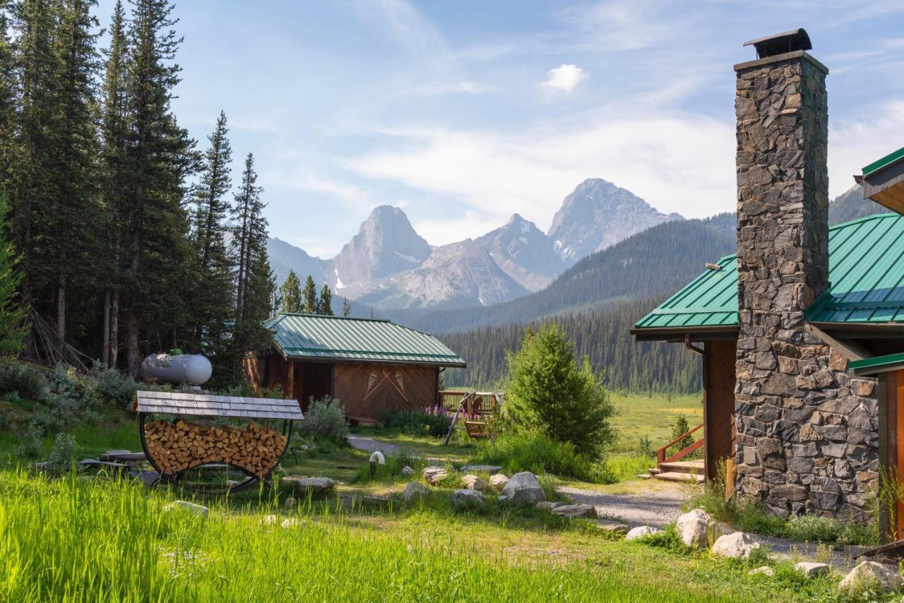 Mount Engadine Lodge Кананаскис-Вилледж Экстерьер фото