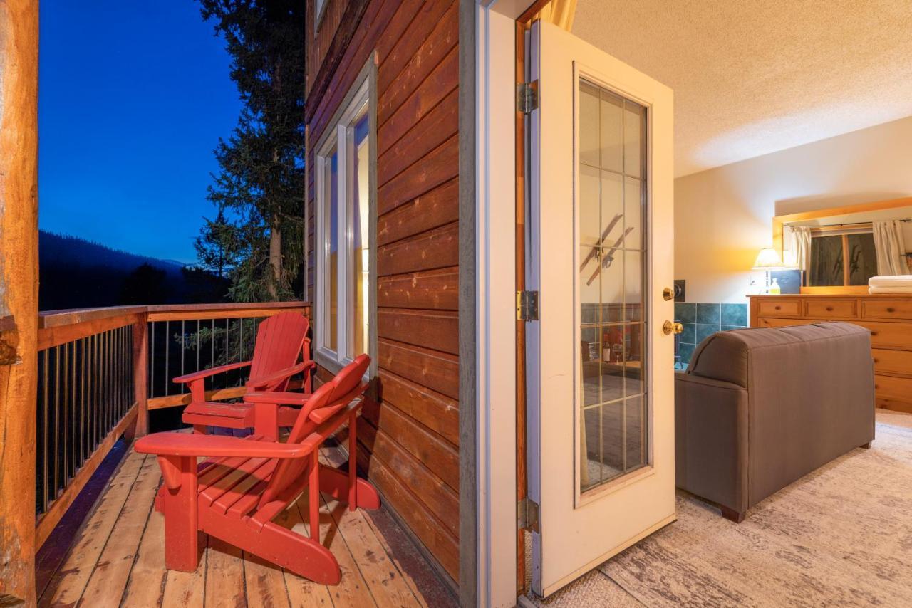 Mount Engadine Lodge Кананаскис-Вилледж Экстерьер фото