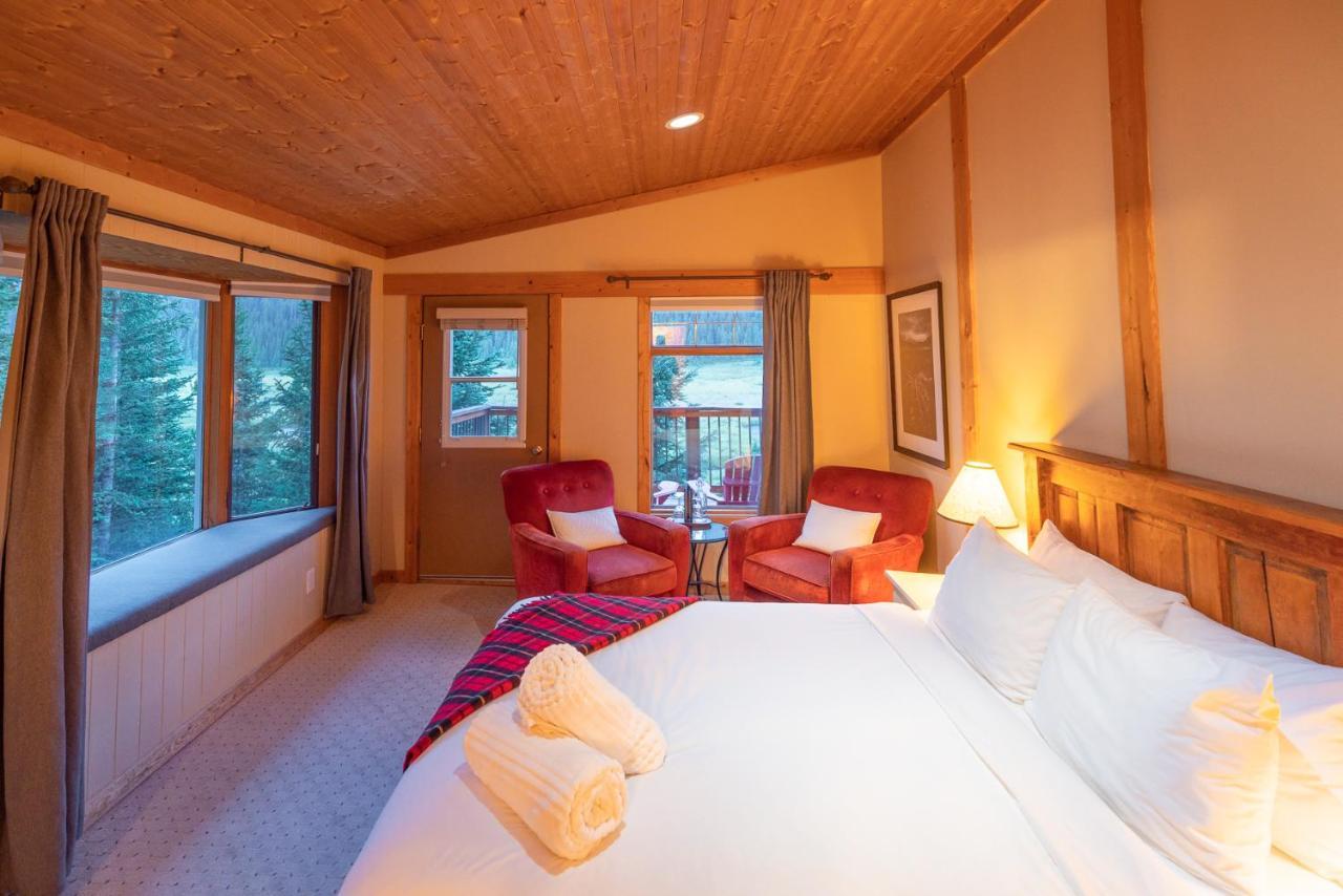 Mount Engadine Lodge Кананаскис-Вилледж Экстерьер фото