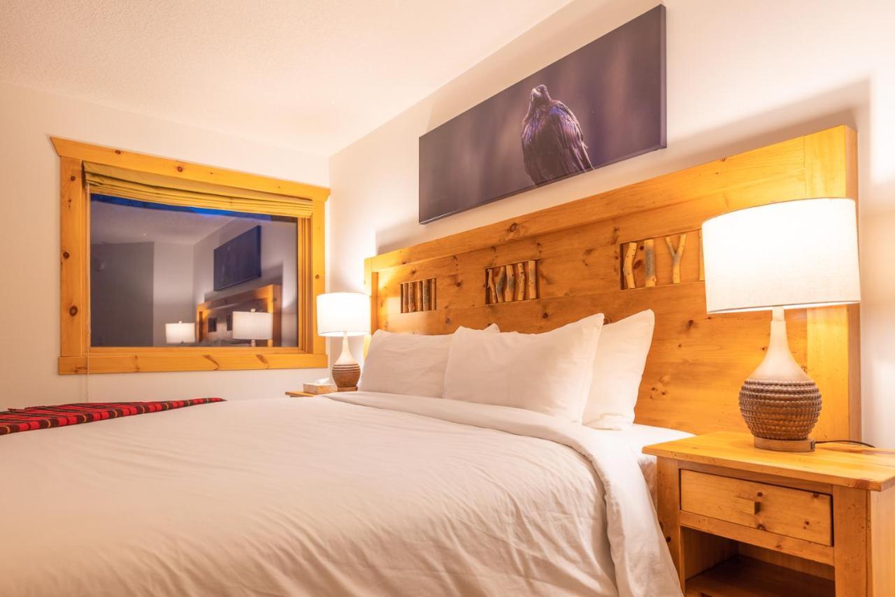 Mount Engadine Lodge Кананаскис-Вилледж Экстерьер фото