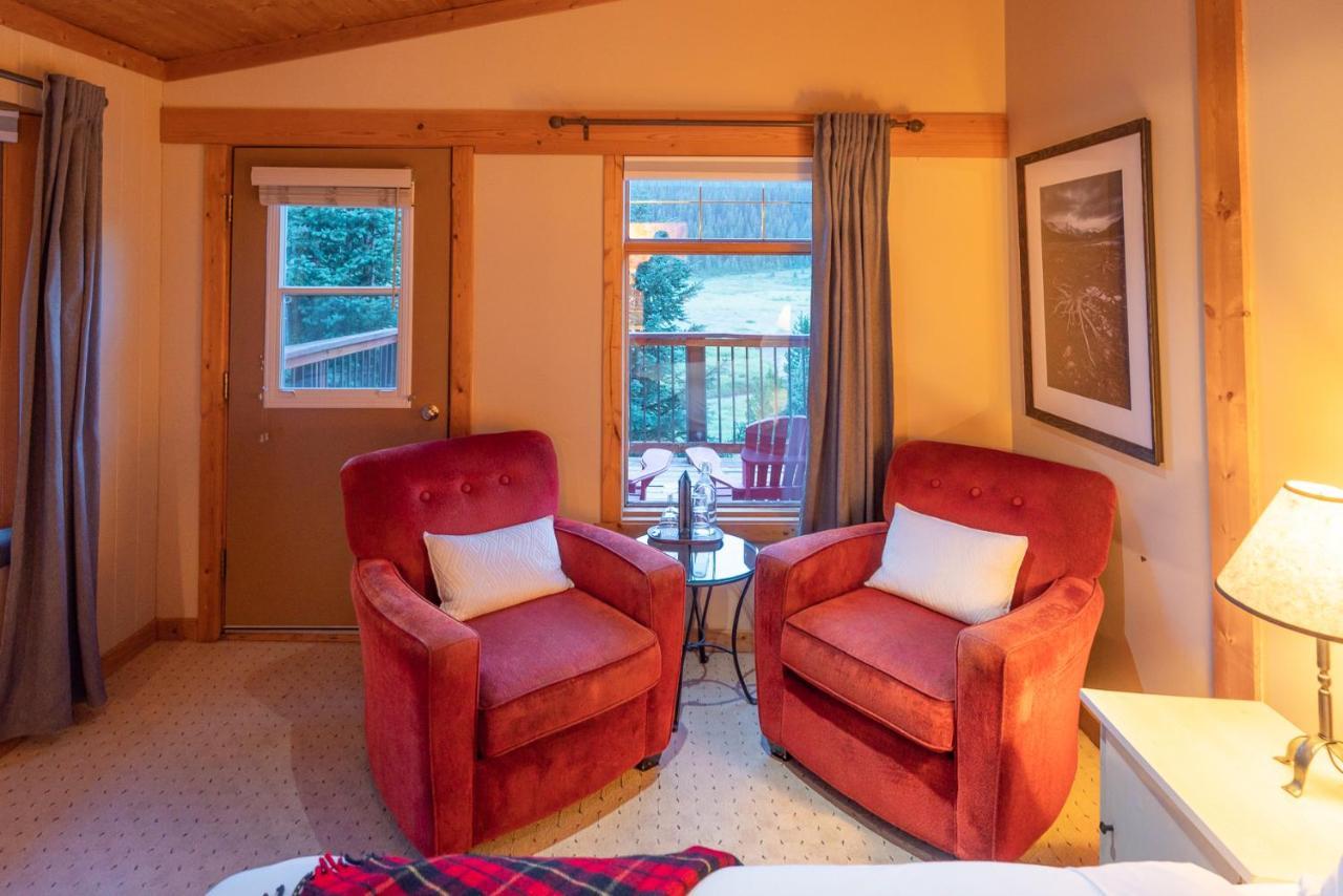 Mount Engadine Lodge Кананаскис-Вилледж Экстерьер фото
