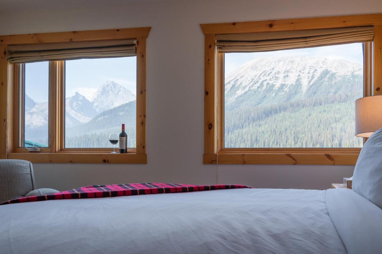 Mount Engadine Lodge Кананаскис-Вилледж Экстерьер фото