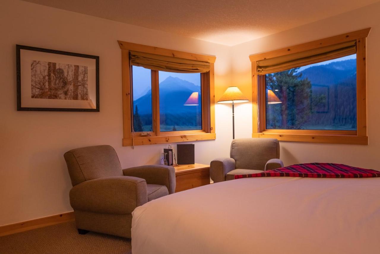 Mount Engadine Lodge Кананаскис-Вилледж Экстерьер фото