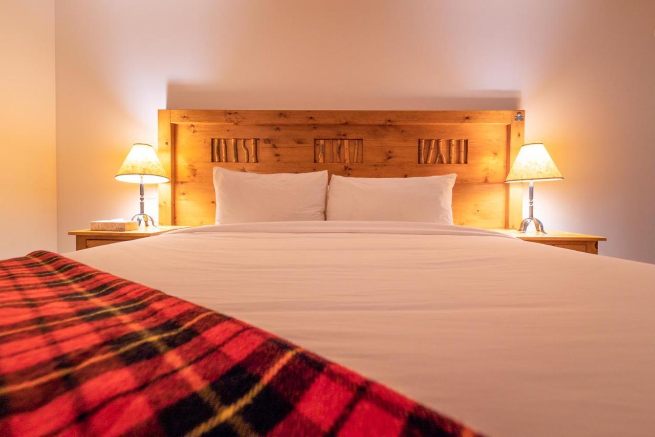 Mount Engadine Lodge Кананаскис-Вилледж Экстерьер фото