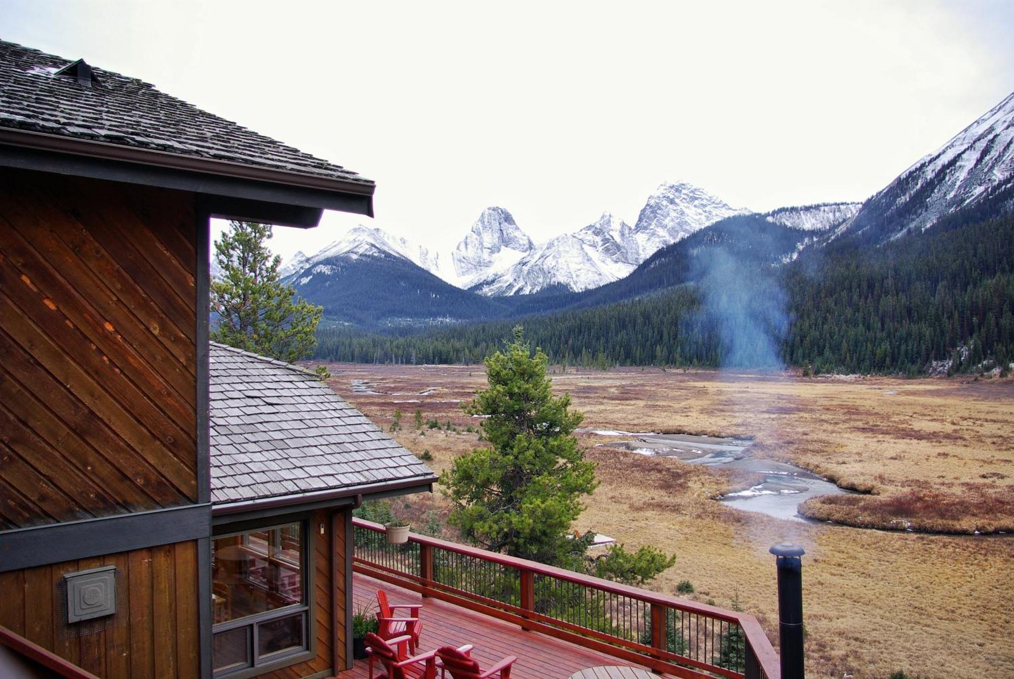 Mount Engadine Lodge Кананаскис-Вилледж Экстерьер фото