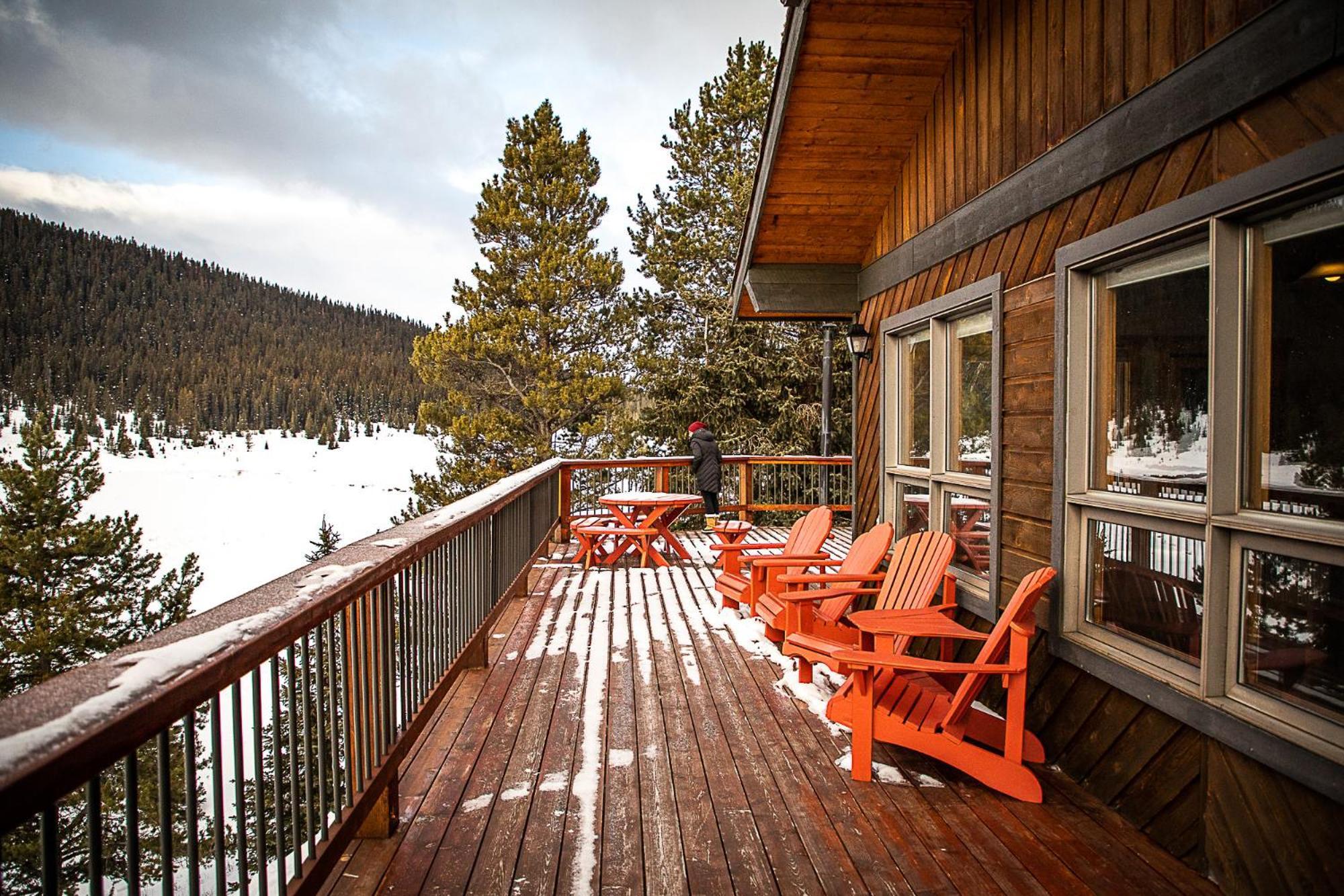 Mount Engadine Lodge Кананаскис-Вилледж Экстерьер фото
